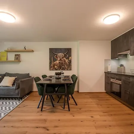 Stylish By Bus, Train And Village Center Appartement