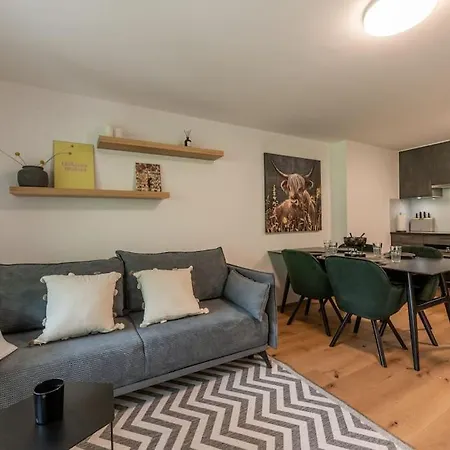 Newly Renovated 2 Церматт